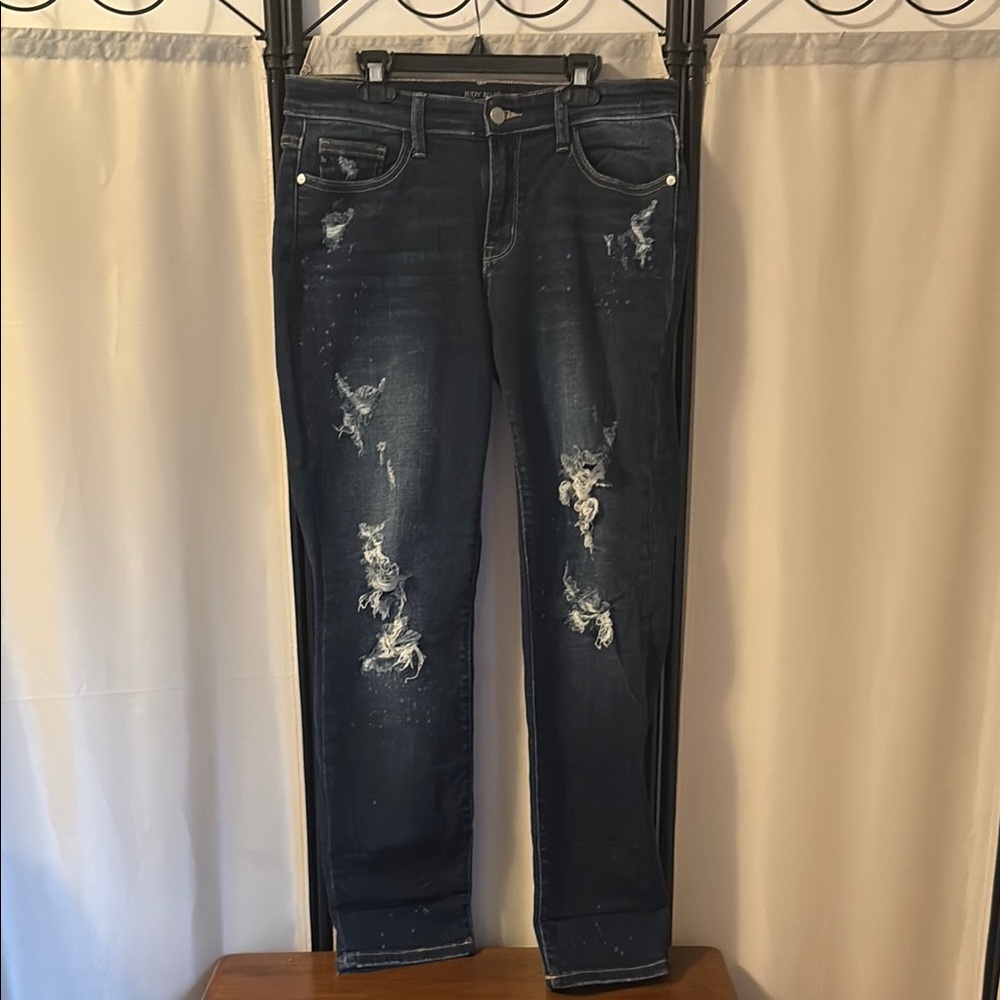 Judy Blue Boyfriend jeans with Distressed Details
